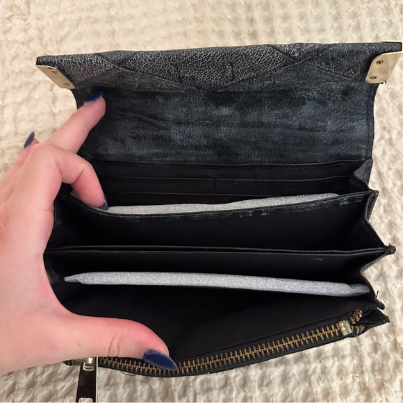 Free People Wallet - Picture 3 of 4